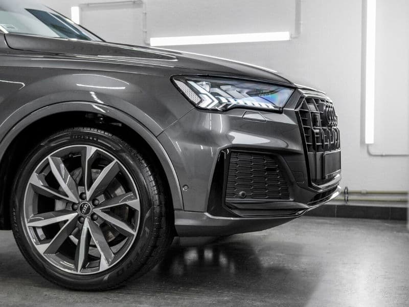 Audi Q7 mit Performance-Paket PPF Folierung