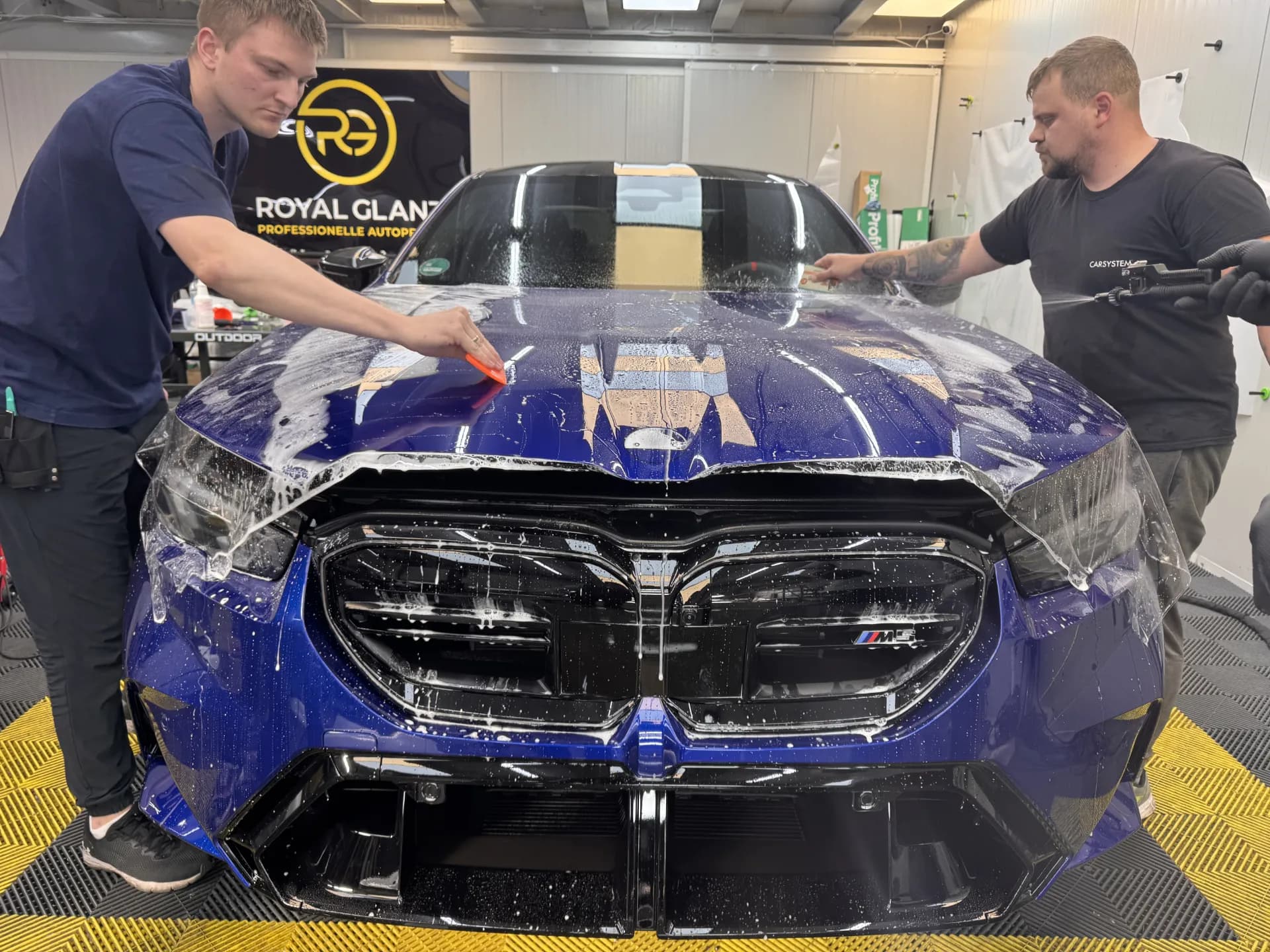 BMW M5 Frontpartie mit unsichtbarer Steinschlagschutzfolie