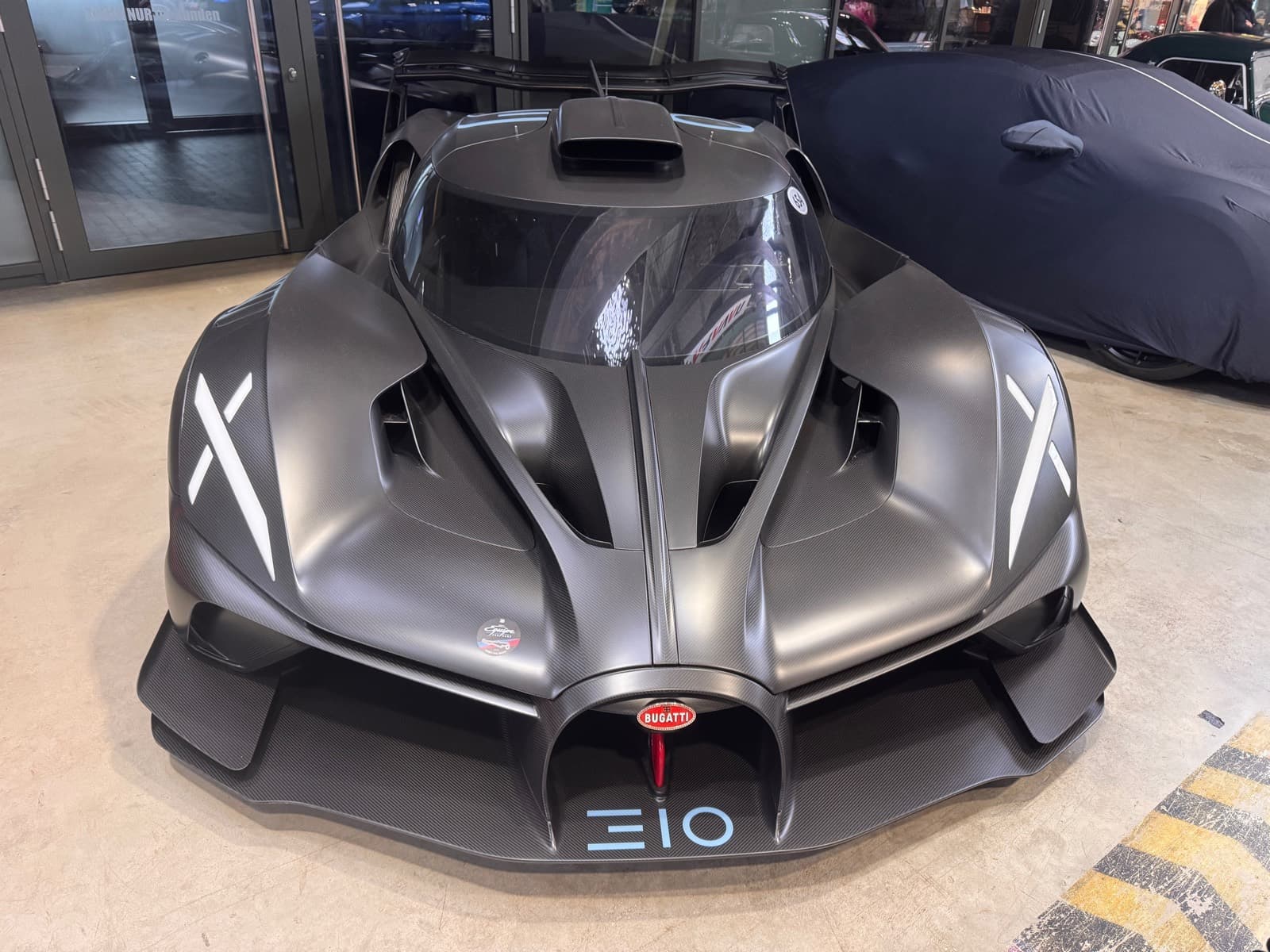 Bugatti Bolide in mattem Finish mit Lackschutzfolie