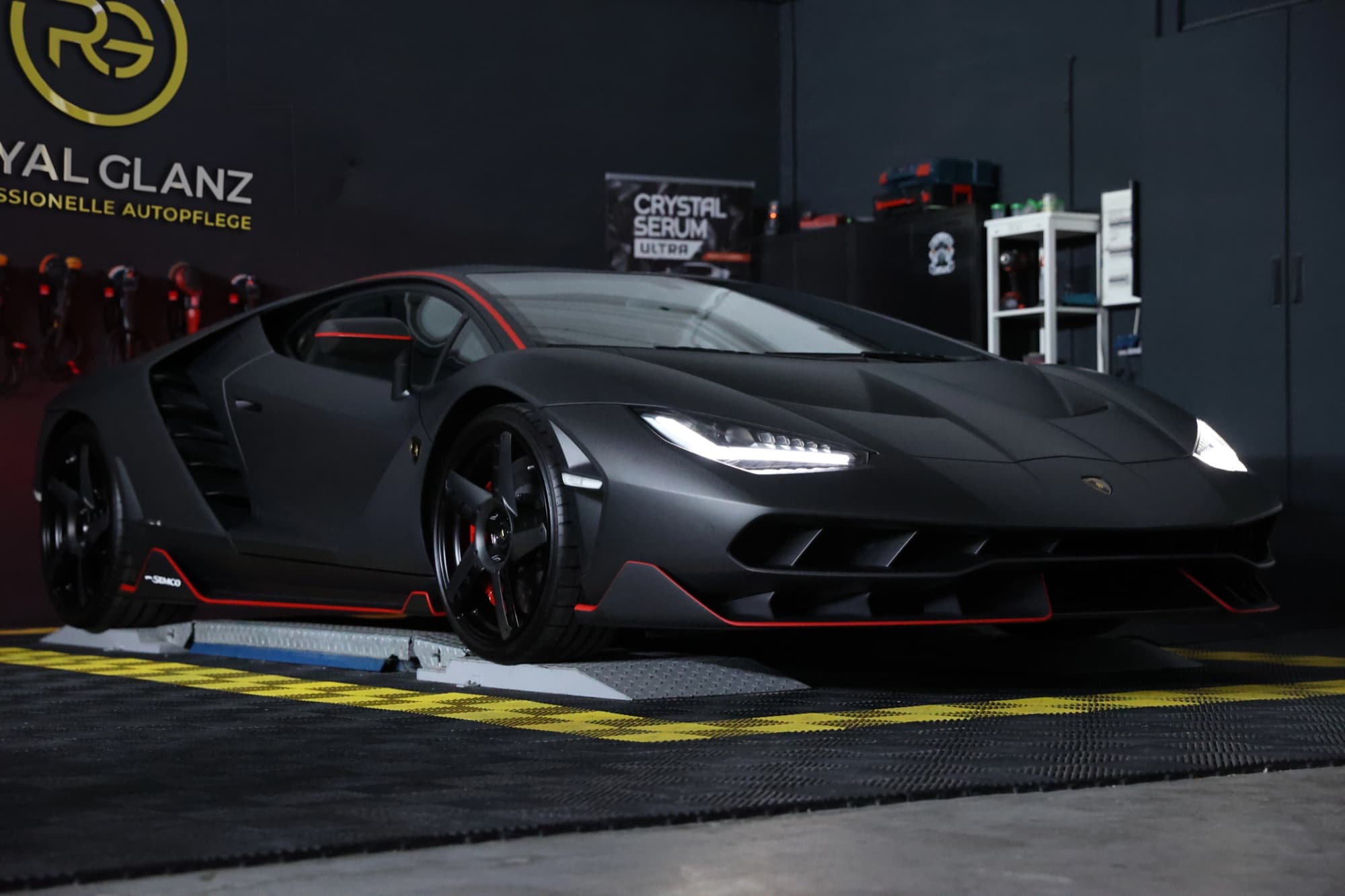 Matter Lamborghini Centenario in Schwarz mit roten Akzenten – Komplettfolierung mit PPF bei Royal Glanz